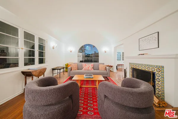 $10,500 | 3015 North Beachwood Drive, Los Angeles, CA 90068