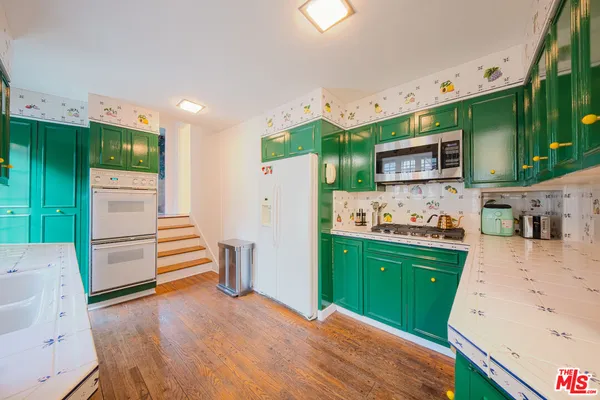 $10,500 | 3015 North Beachwood Drive, Los Angeles, CA 90068