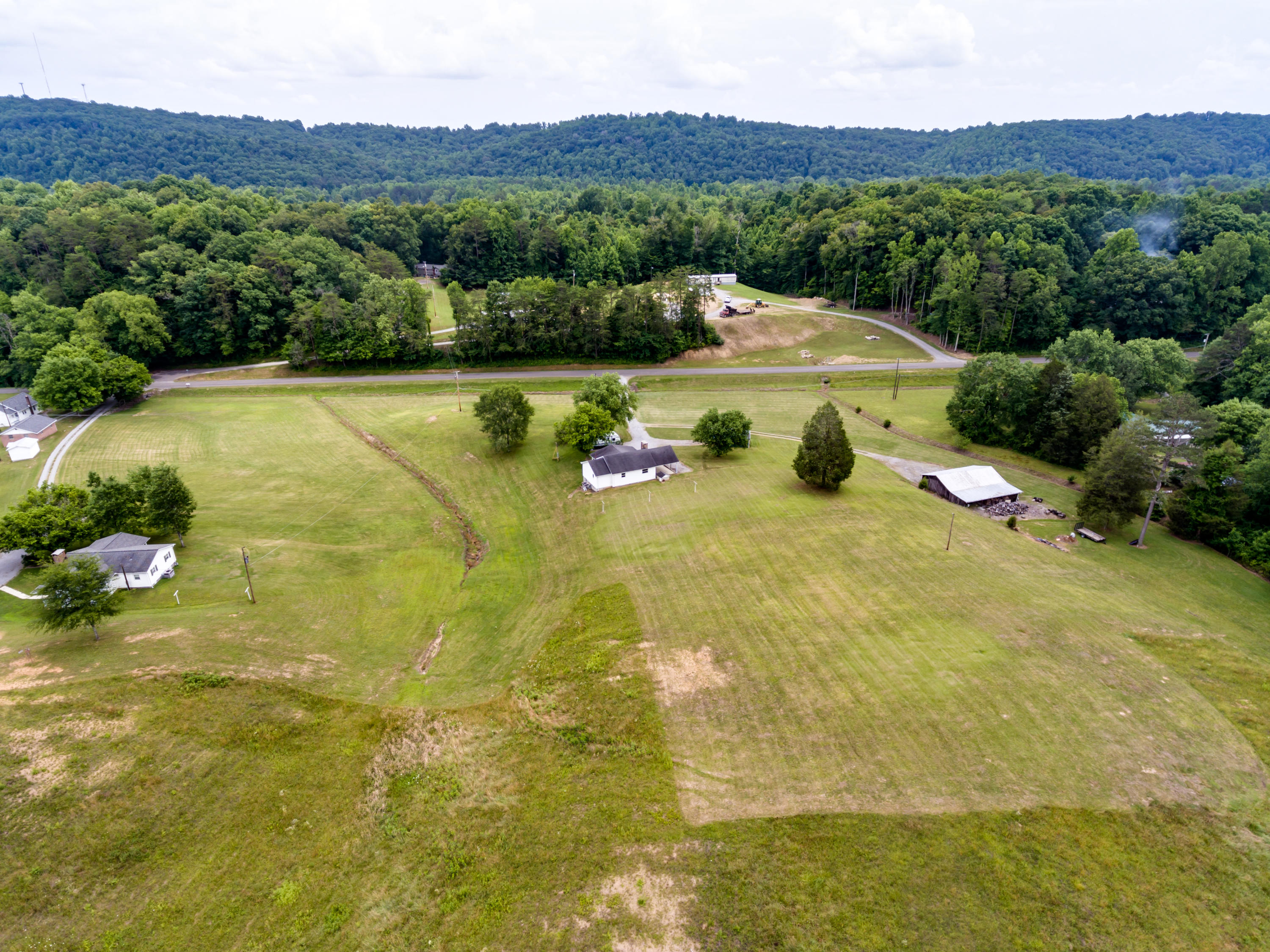 332 Batley Road Clinton, TN 37716 - Photo 40 of 40 040210619-1-332BatleyRdClintonTN-FULL SI