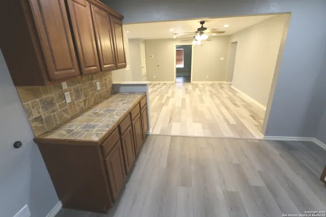 $1,950 | 511 Highway 123, Stockdale, TX 78160