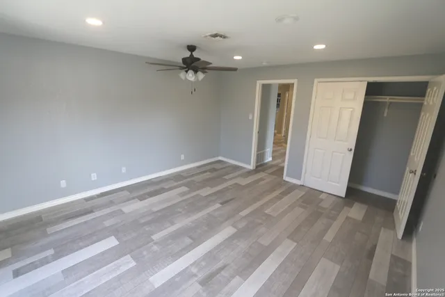 $1,950 | 511 Highway 123, Stockdale, TX 78160