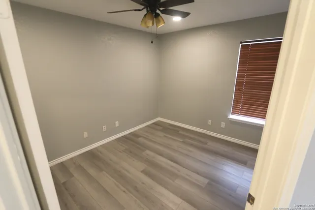 $1,750 | 511 Highway 123, Stockdale, TX 78160