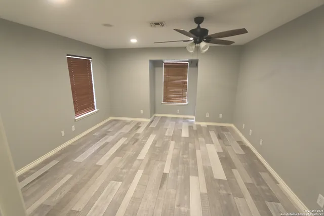 $1,750 | 511 Highway 123, Stockdale, TX 78160