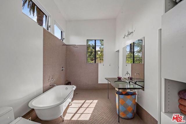 $11,500 | 2311 Louella Avenue, Venice, CA 90291