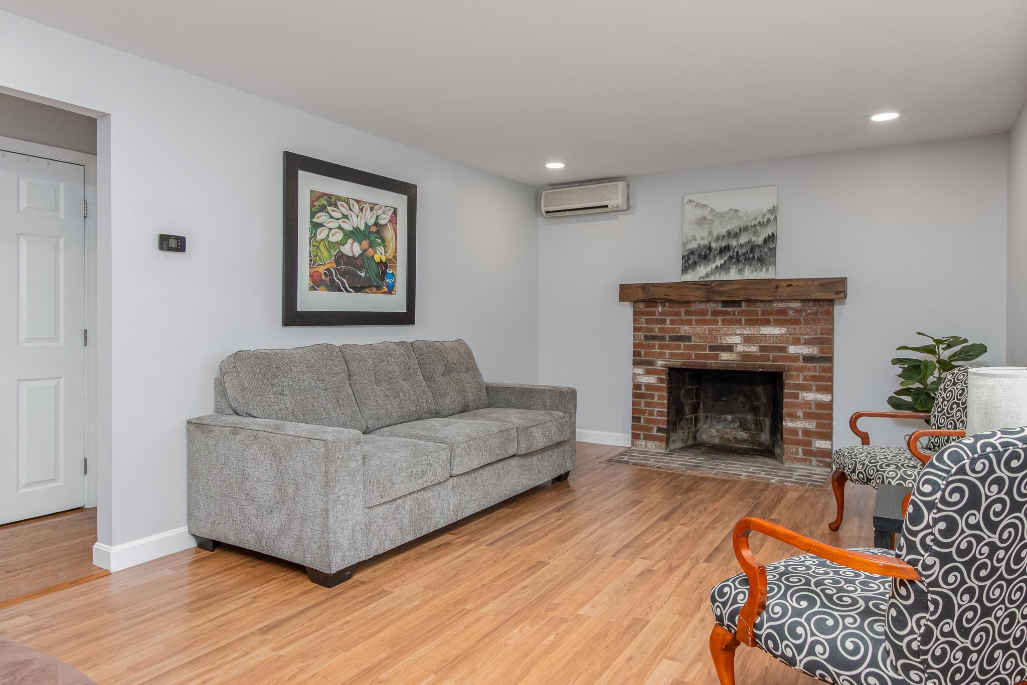 68 Benjamin Street Manchester, NH 03109 - Photo 4 of 37