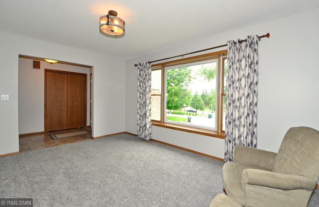 2217 Regent Lane Southwest Rochester, MN 55902 - Photo 3 of 30