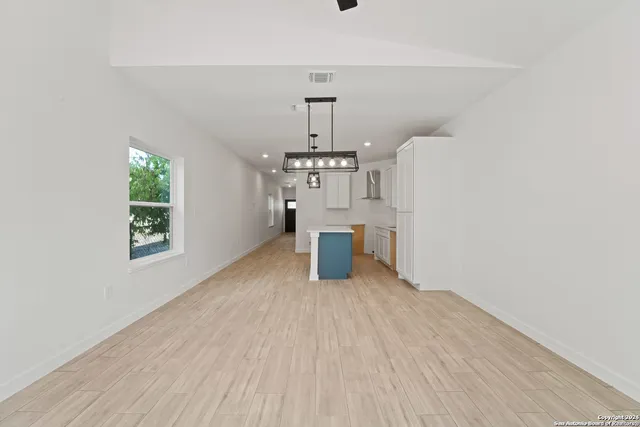 $1,700 | 212 Cooper Street, Unit A, San Antonio, TX 78210