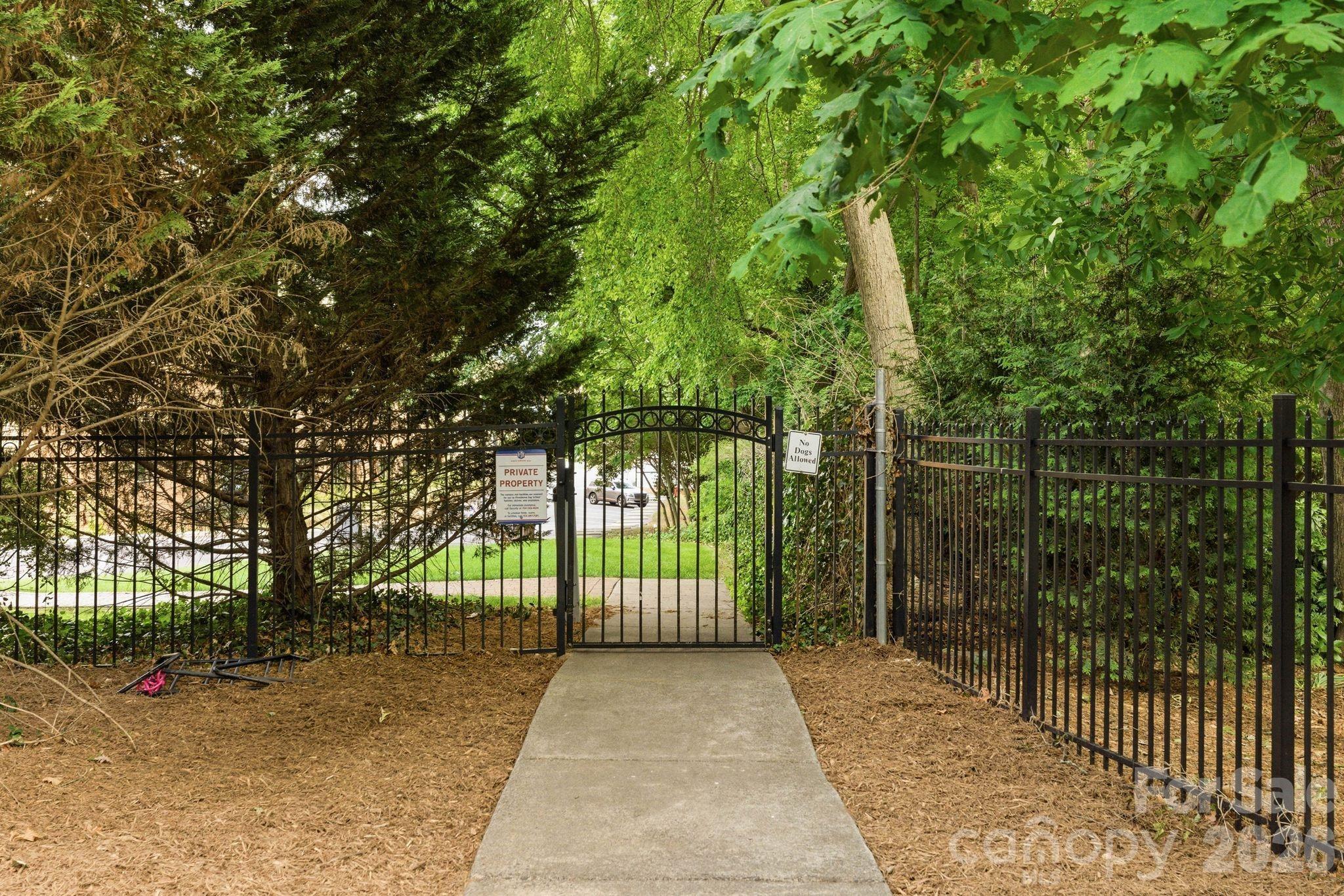 400 Glen Oaks Road Charlotte, NC 28270 - Photo 6 of 45
