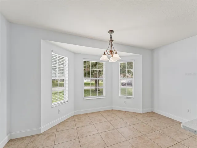 $329,900 | 12185 Northeast 51st Circle, Oxford, FL 34484