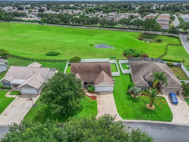 $329,900 | 12185 Northeast 51st Circle, Oxford, FL 34484