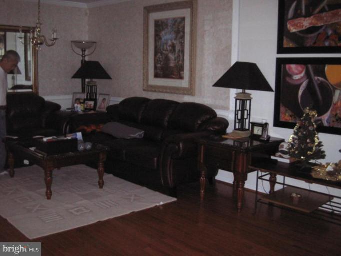 15107 Snow Mass Court Silver Spring, MD 20906 - Photo 6 of 7 Living Room