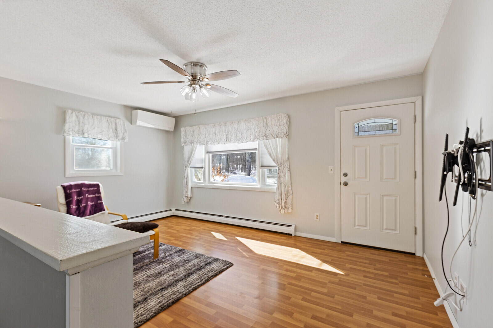 653 Abbott Road Winslow, ME 04901 - Photo 11 of 29 Living Room