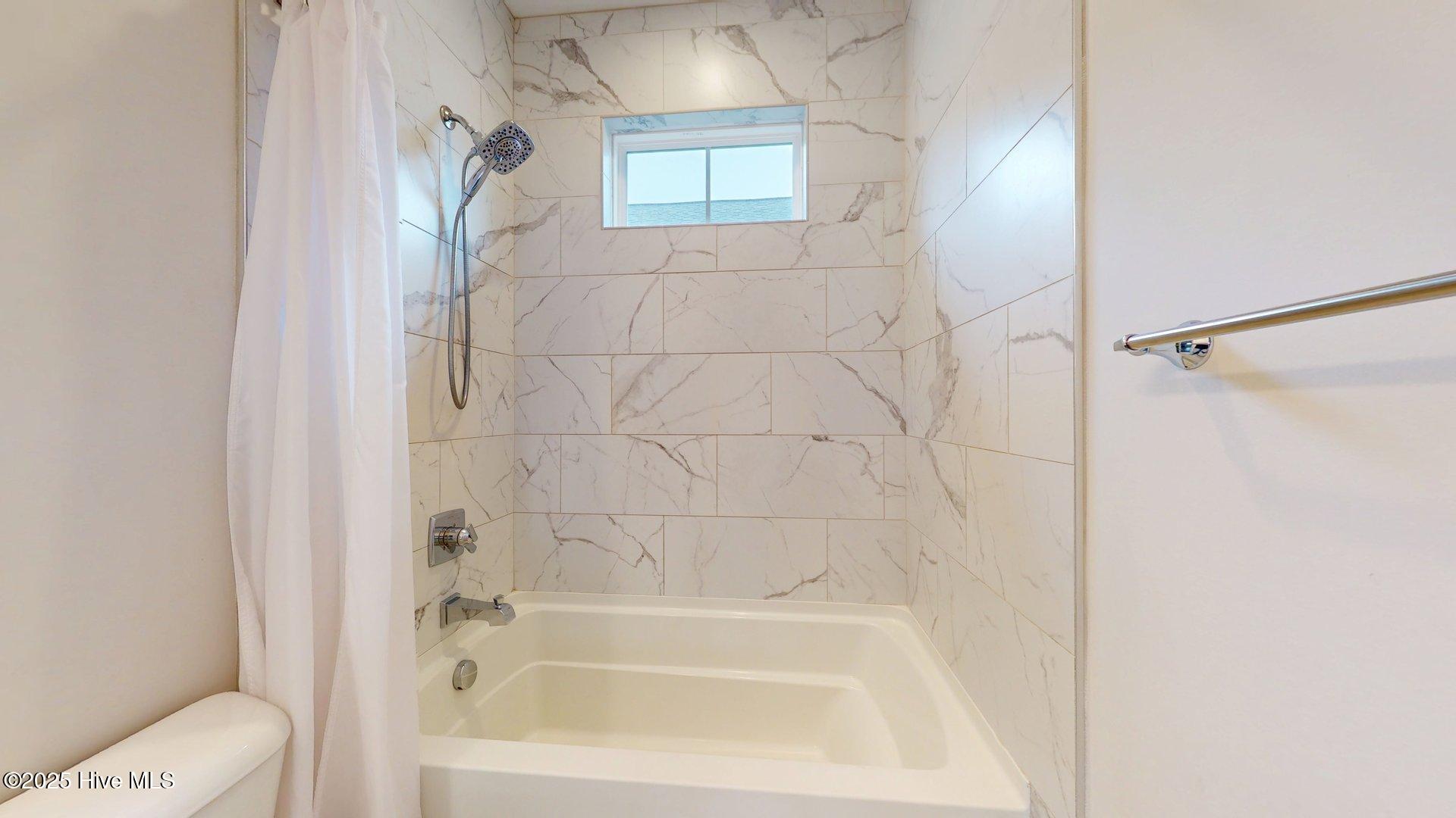 272 Springwood Way Southern Pines, NC 28387 - Photo 29 of 43 Hall Bathroom