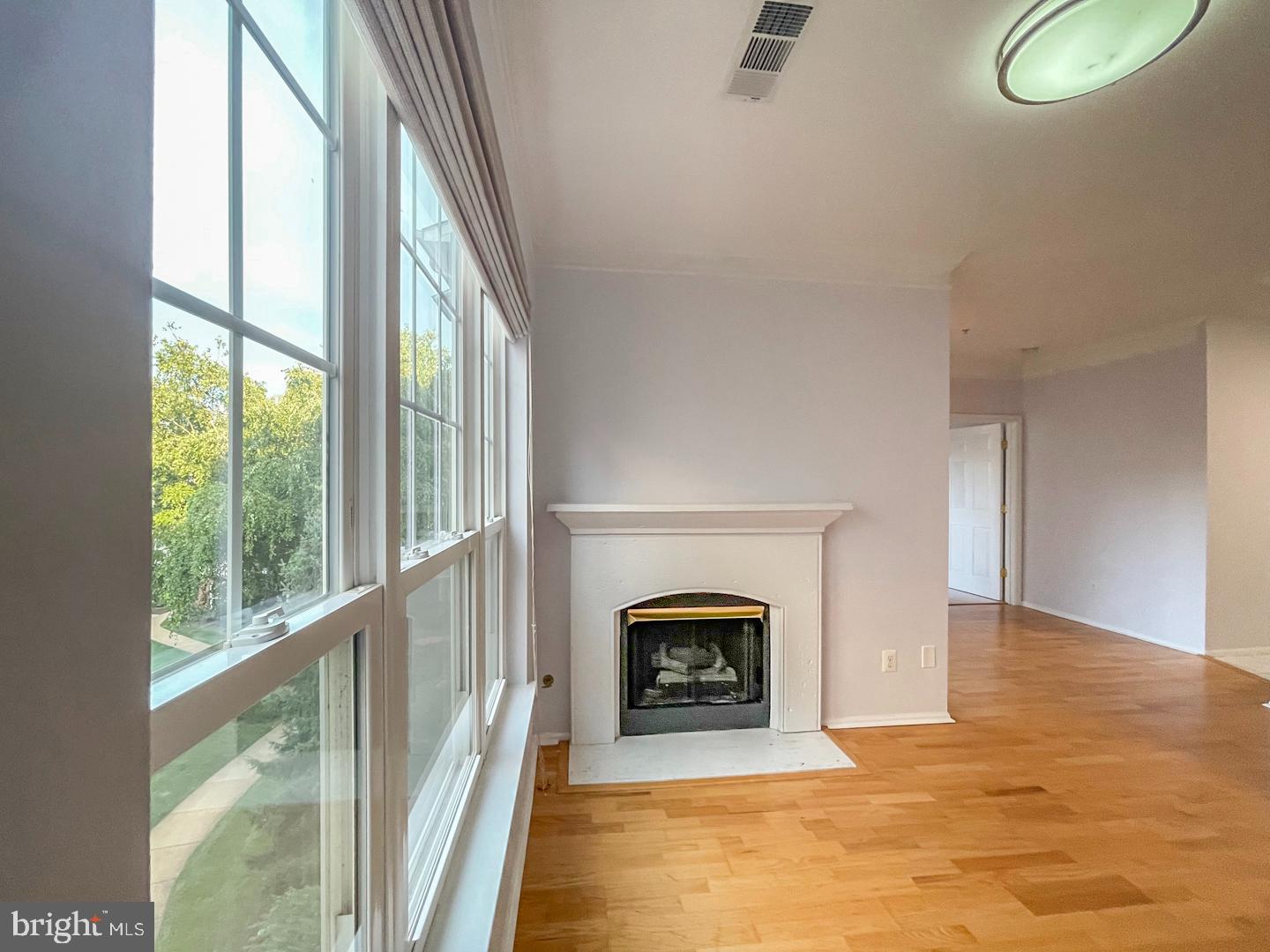 1530 Spring Gate Dr., Unit 9304 McLean, VA 22102 - Photo 22 of 72 FP in LR