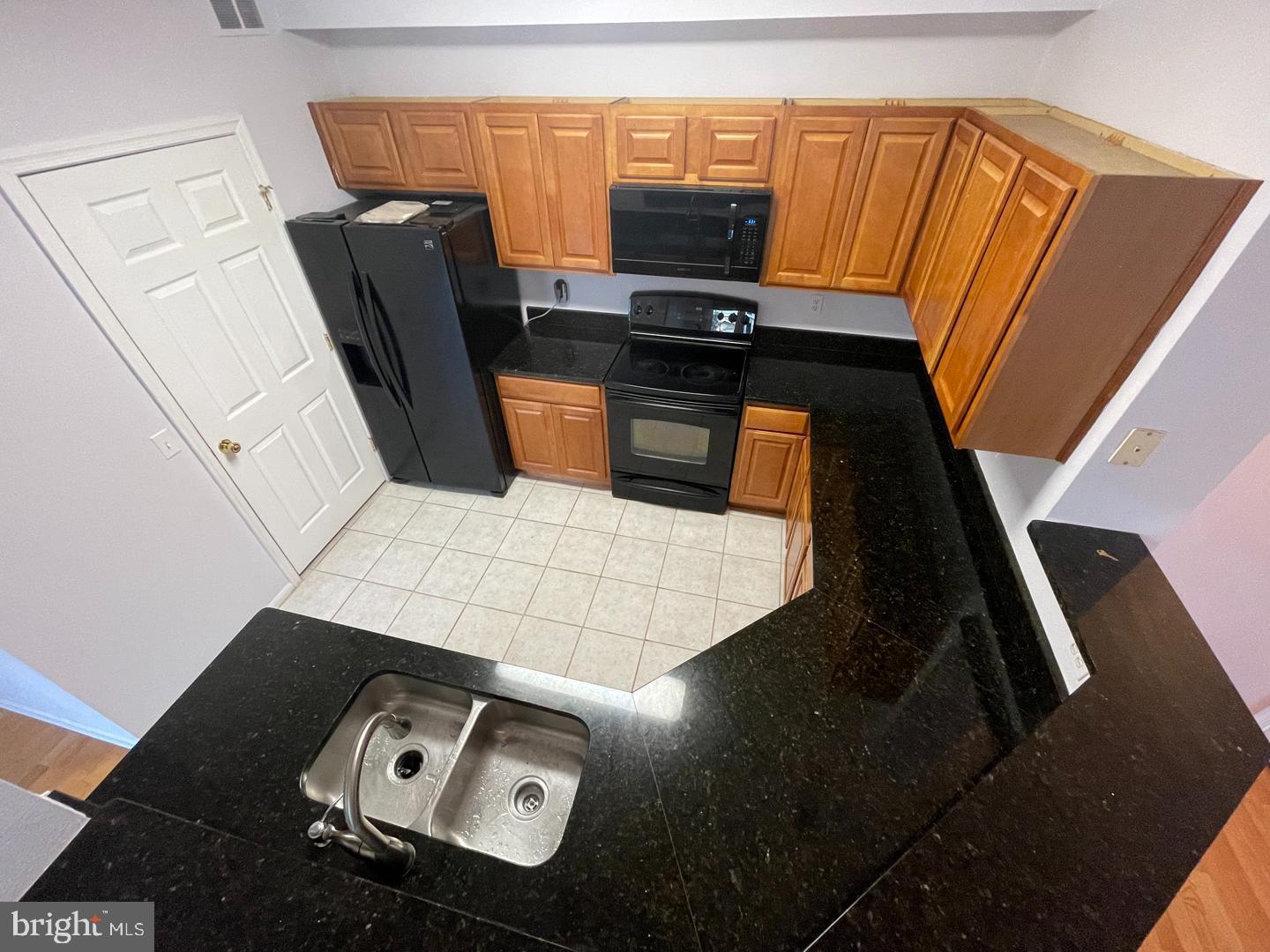1530 Spring Gate Dr., Unit 9304 McLean, VA 22102 - Photo 5 of 72 Granite Countertops in Kitchen