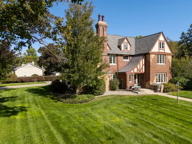 $439,900 | 405 Park Avenue, Parchment, MI 49004