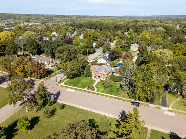 $439,900 | 405 Park Avenue, Parchment, MI 49004