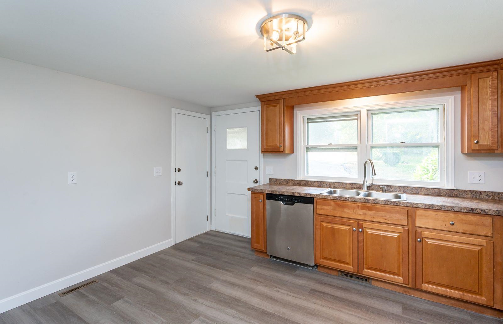 45-a B Belknap Road Hudson, NH 03051 - Photo 10 of 33 Gallery Image 10