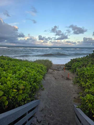 a view of sitting area with furniture