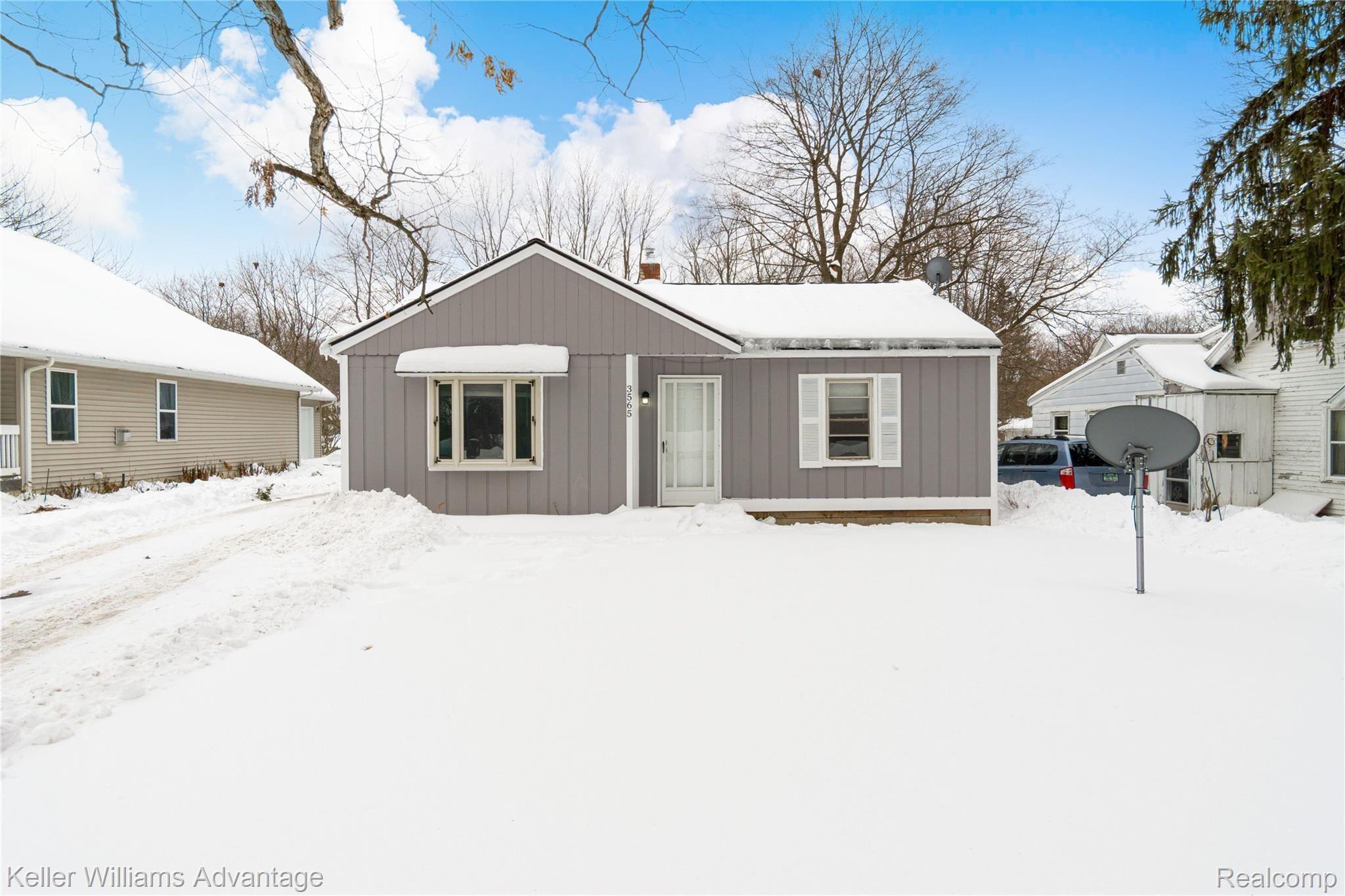 3565 Watkins Lake Road Waterford, MI 48328 - Photo 1 of 28 Front 1.jpg