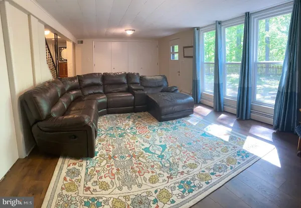 $3,800 | 5228 Chippewa Place, Alexandria, VA 22312