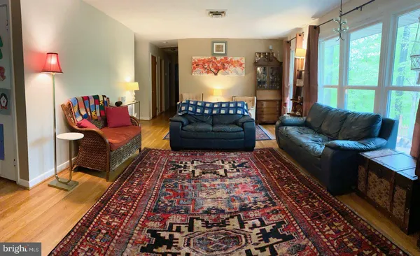 $3,800 | 5228 Chippewa Place, Alexandria, VA 22312