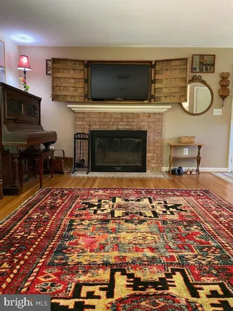 $3,800 | 5228 Chippewa Place, Alexandria, VA 22312