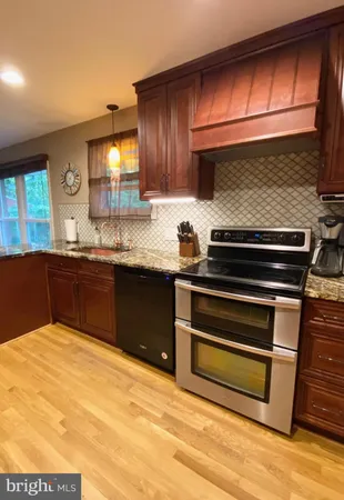 $3,800 | 5228 Chippewa Place, Alexandria, VA 22312
