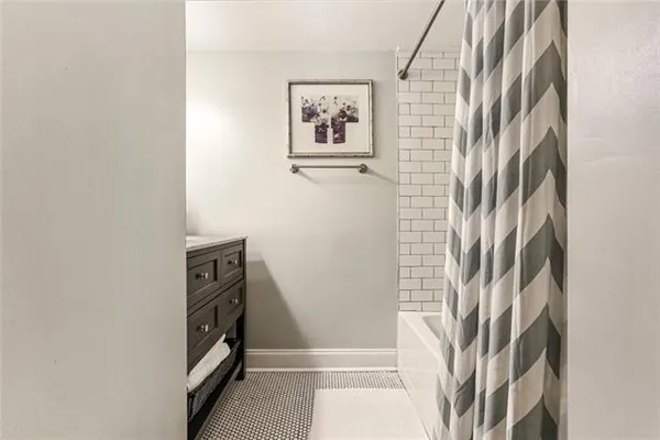 $2,000 | 700 Commerce Street, Unit 111, New Orleans, LA 70130