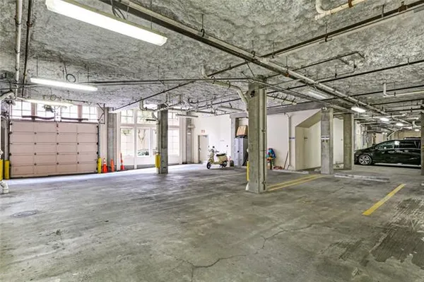 $2,000 | 700 Commerce Street, Unit 111, New Orleans, LA 70130