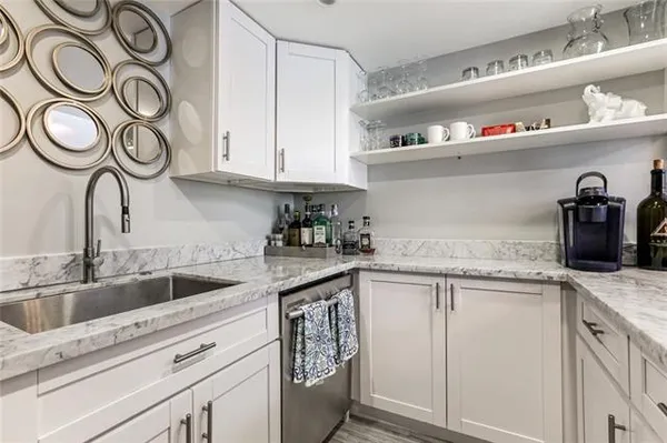 $2,000 | 700 Commerce Street, Unit 111, New Orleans, LA 70130