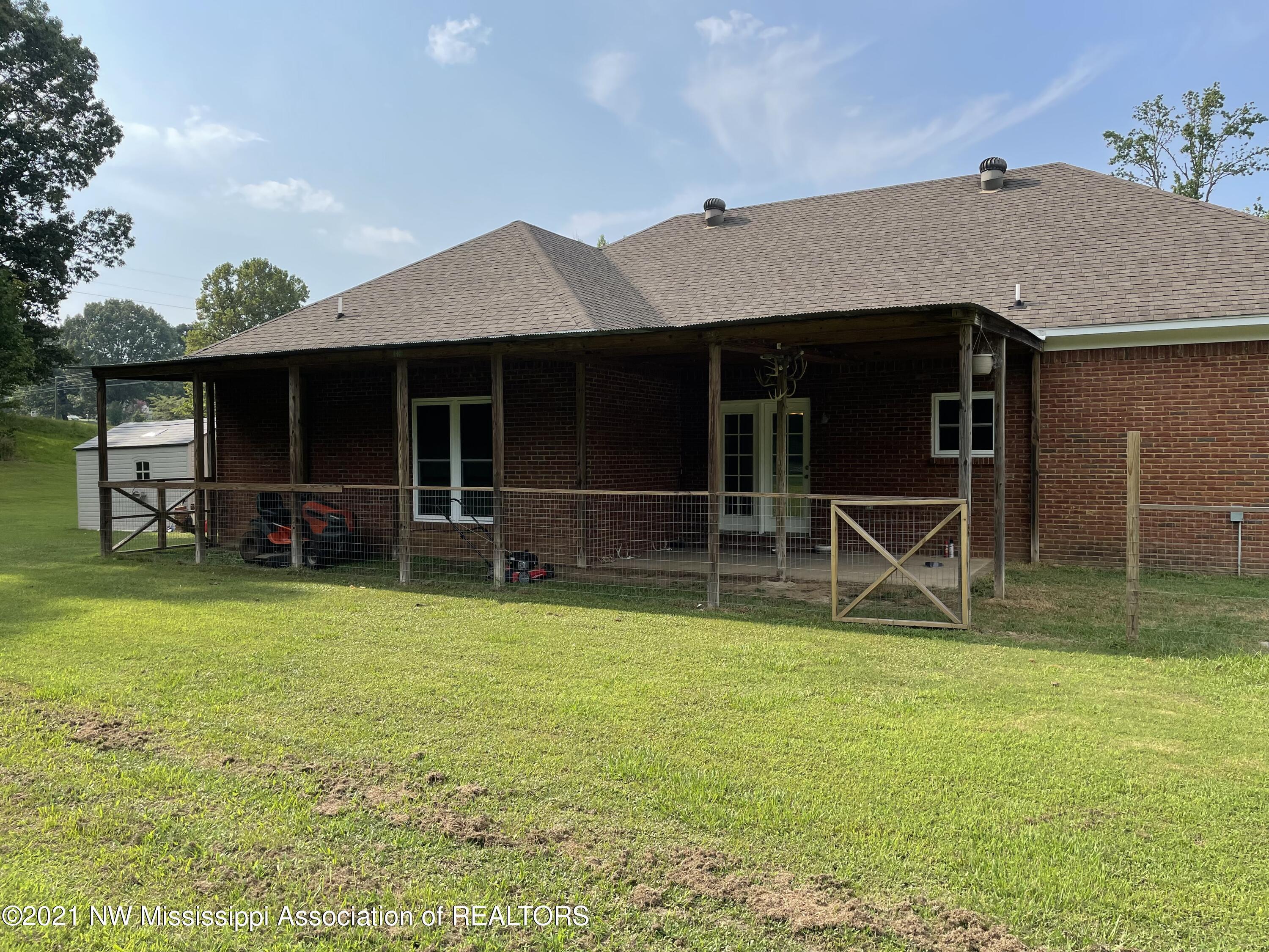 11069 Browns Ferry Road Sarah, MS 38665 - Photo 4 of 58 IMG_4604
