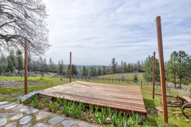 a view of an ocean and a mountain view