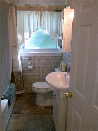 98 Columbia Road Lowell, MA 01854 - Photo 13 of 14