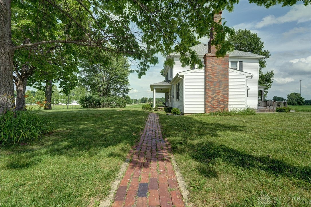 8150 Snake Road Dayton, OH 45426 - Photo 4 of 48 Gallery Image 4