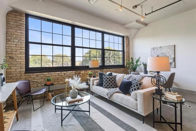 $179,900 | 730 Northeast Stinson Boulevard, Unit 320, Minneapolis, MN 55413