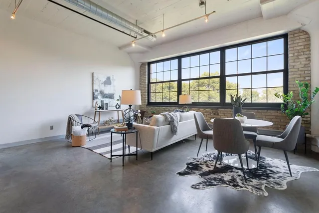 $179,900 | 730 Northeast Stinson Boulevard, Unit 320, Minneapolis, MN 55413