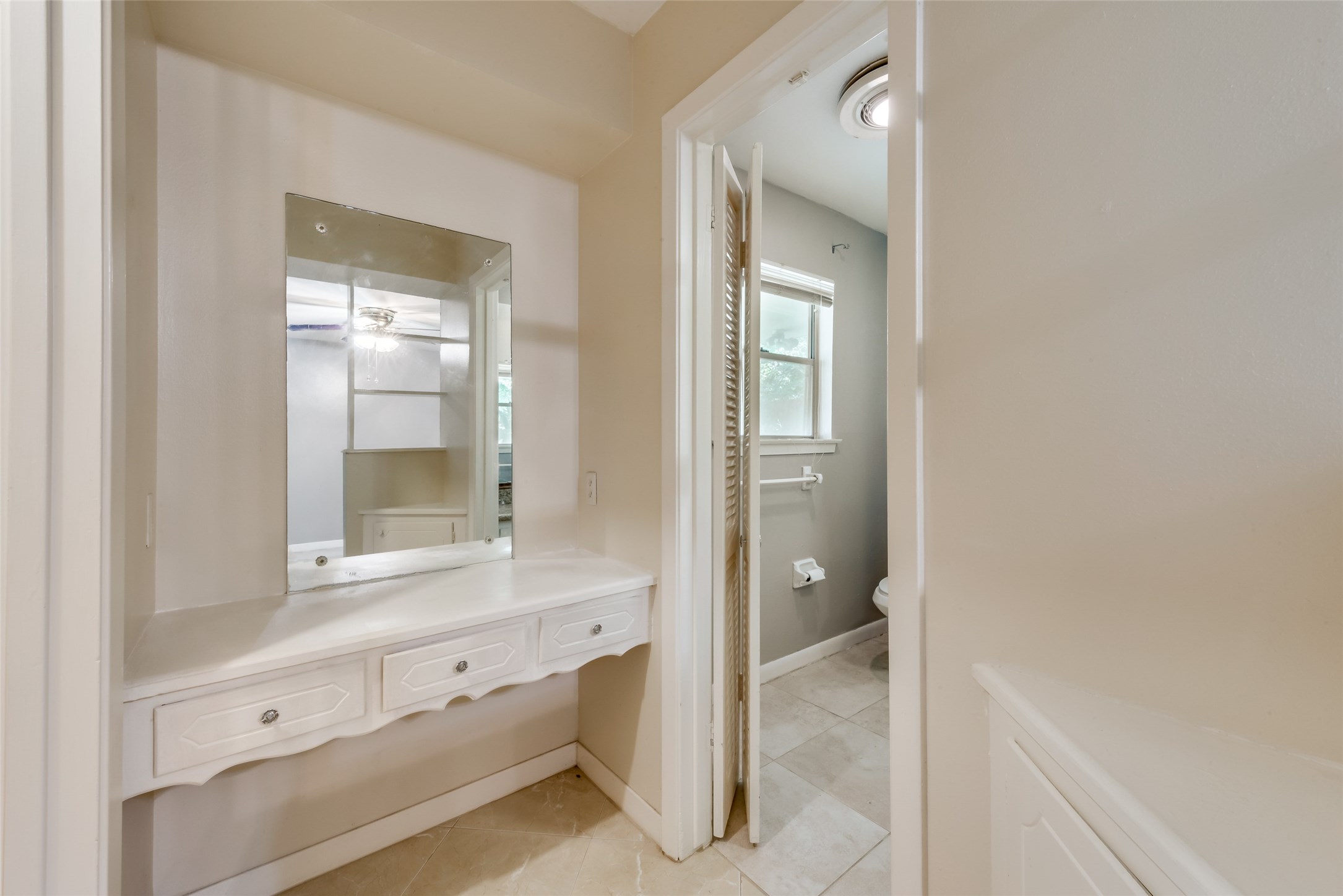 1522 Baggett Lane, Unit A Houston, TX 77055 - Photo 13 of 29 a bathroom with a glass door shower and a sink