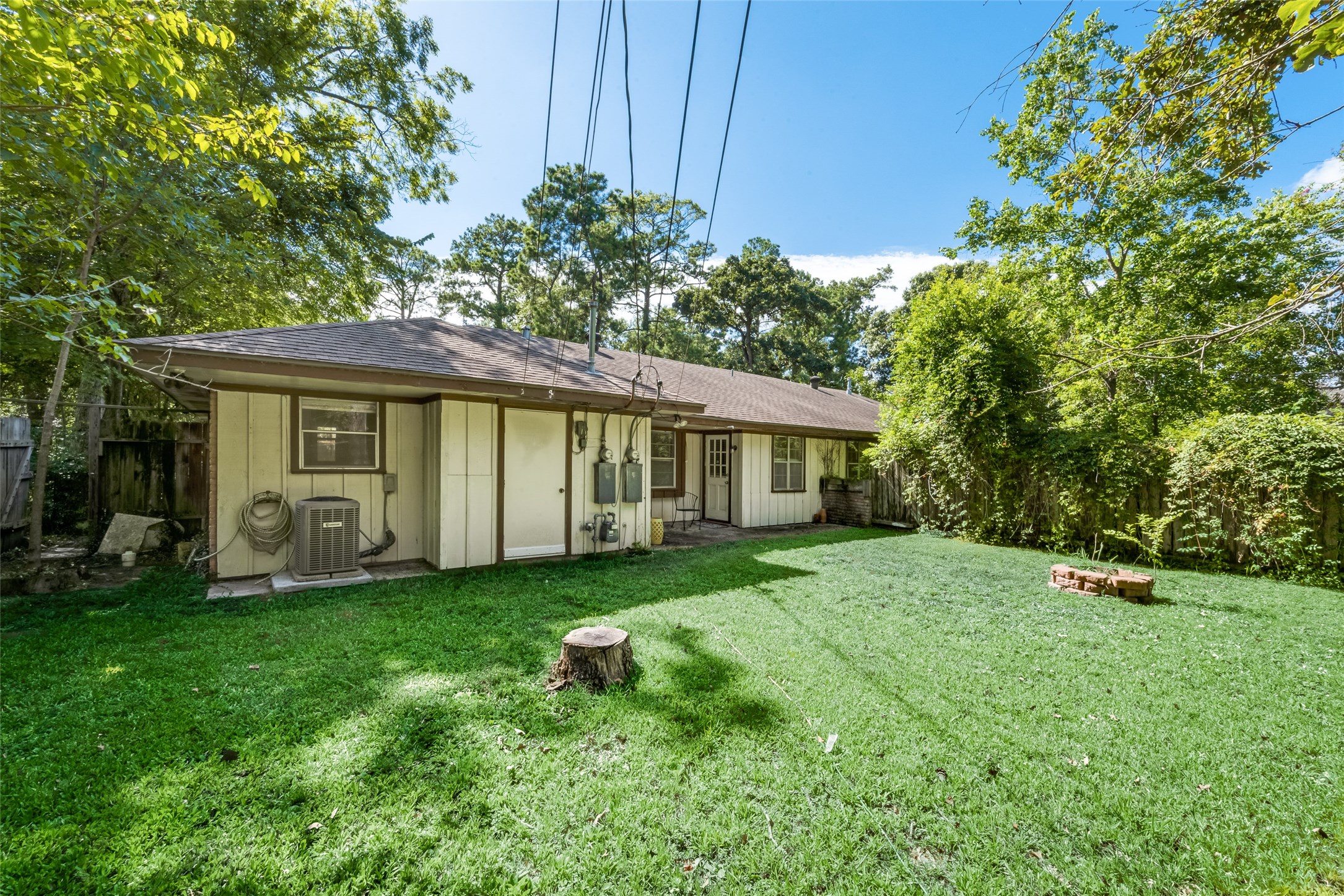 1522 Baggett Lane, Unit A Houston, TX 77055 - Photo 25 of 29 a view of a house with a yard