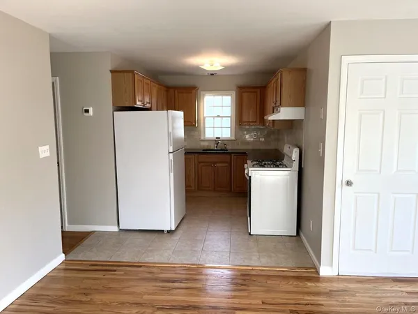$3,000 | 56 Linwood Road North, Unit 2, Port Washington, NY 11050