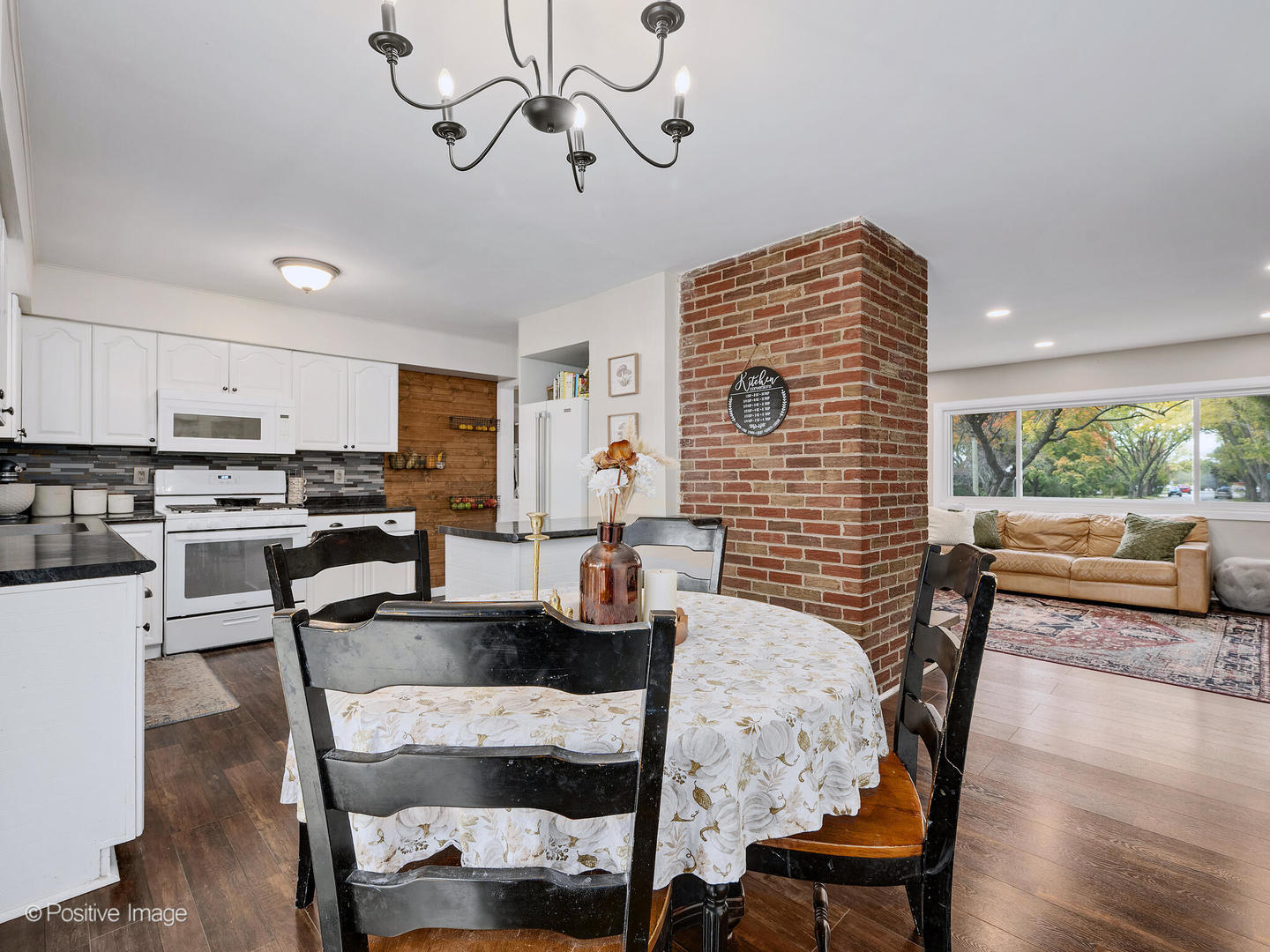2 Sunset Lane Algonquin, IL 60102 - Photo 7 of 18 a dining room with furniture and window