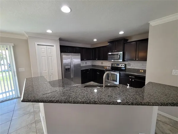 $2,400 | 27542 Desert Willow Way, Wesley Chapel, FL 33544