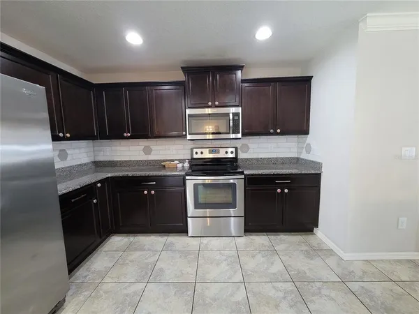 $2,400 | 27542 Desert Willow Way, Wesley Chapel, FL 33544