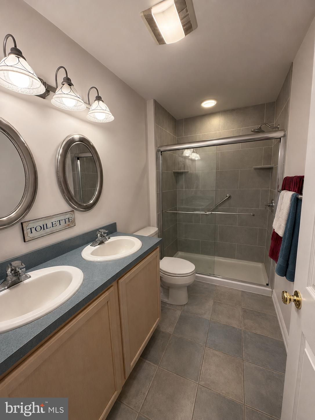 3620 Solomons Island Road Davidsonville, MD 21035 - Photo 20 of 30 Hall Full Bath (2nd Floor)