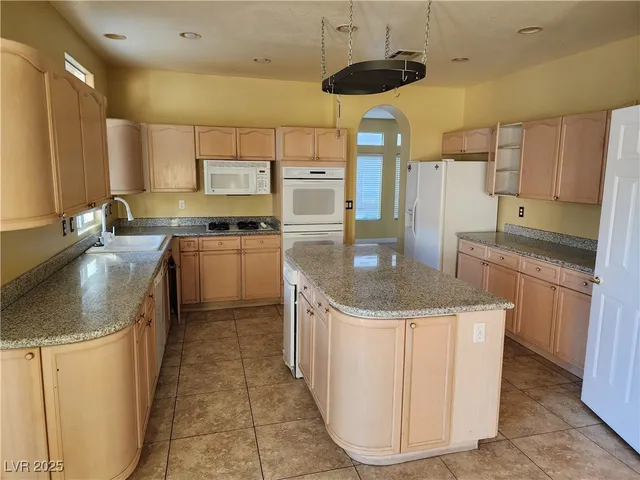 $3,000 | 8875 La Manga Avenue, Las Vegas, NV 89147