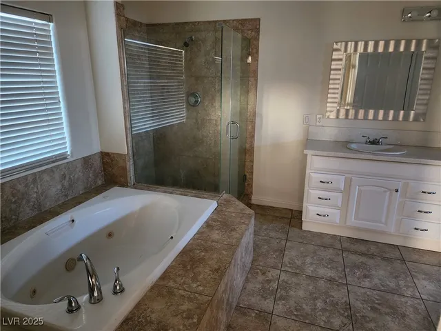 $3,000 | 8875 La Manga Avenue, Las Vegas, NV 89147