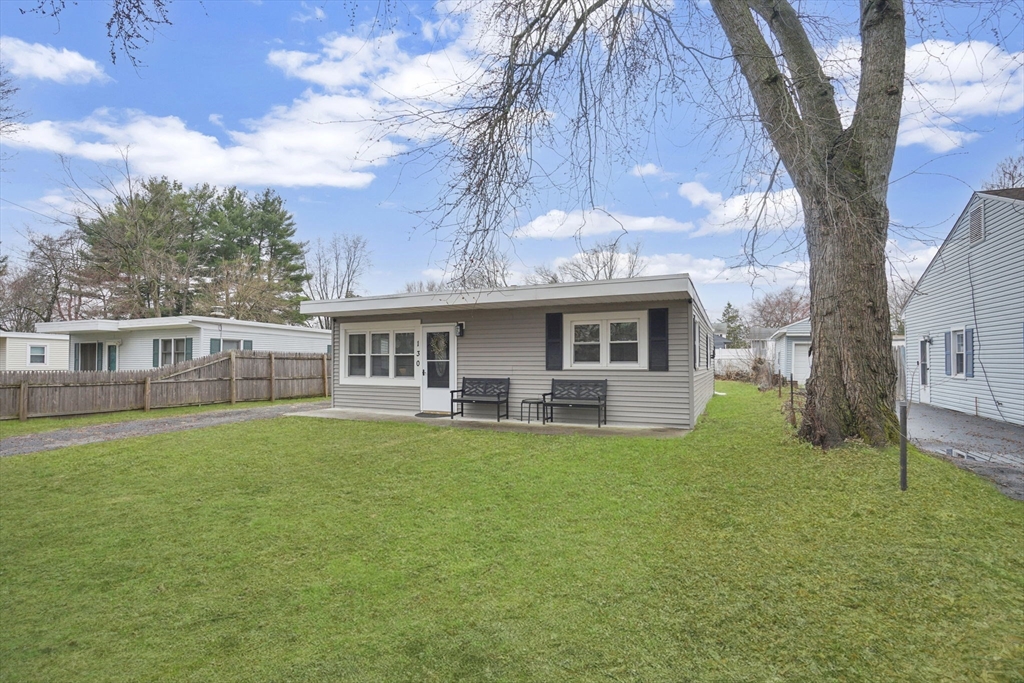 130 Fieldston Street Springfield, MA 01119 - Photo 4 of 28