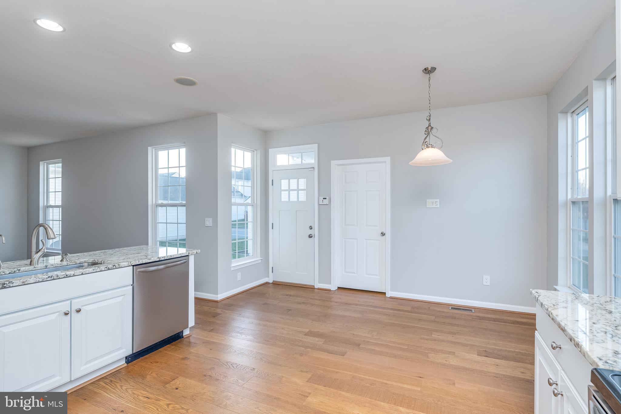 1357 North Fairfax Boulevard Ranson, WV 25438 - Photo 19 of 51 Open to breakfast nook with decorative light