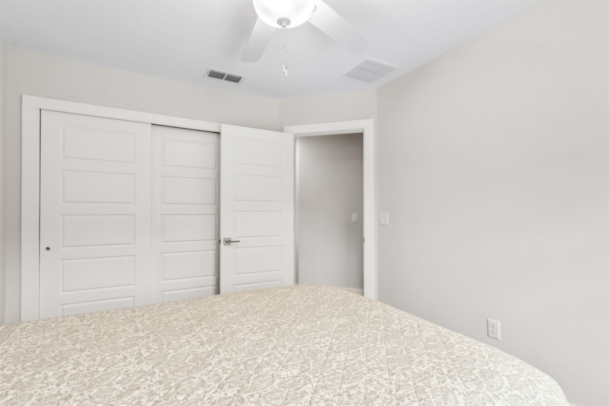2017 Ryan Road Fernandina Beach, FL 32034 - Photo 21 of 39 an empty room with a ceiling fan