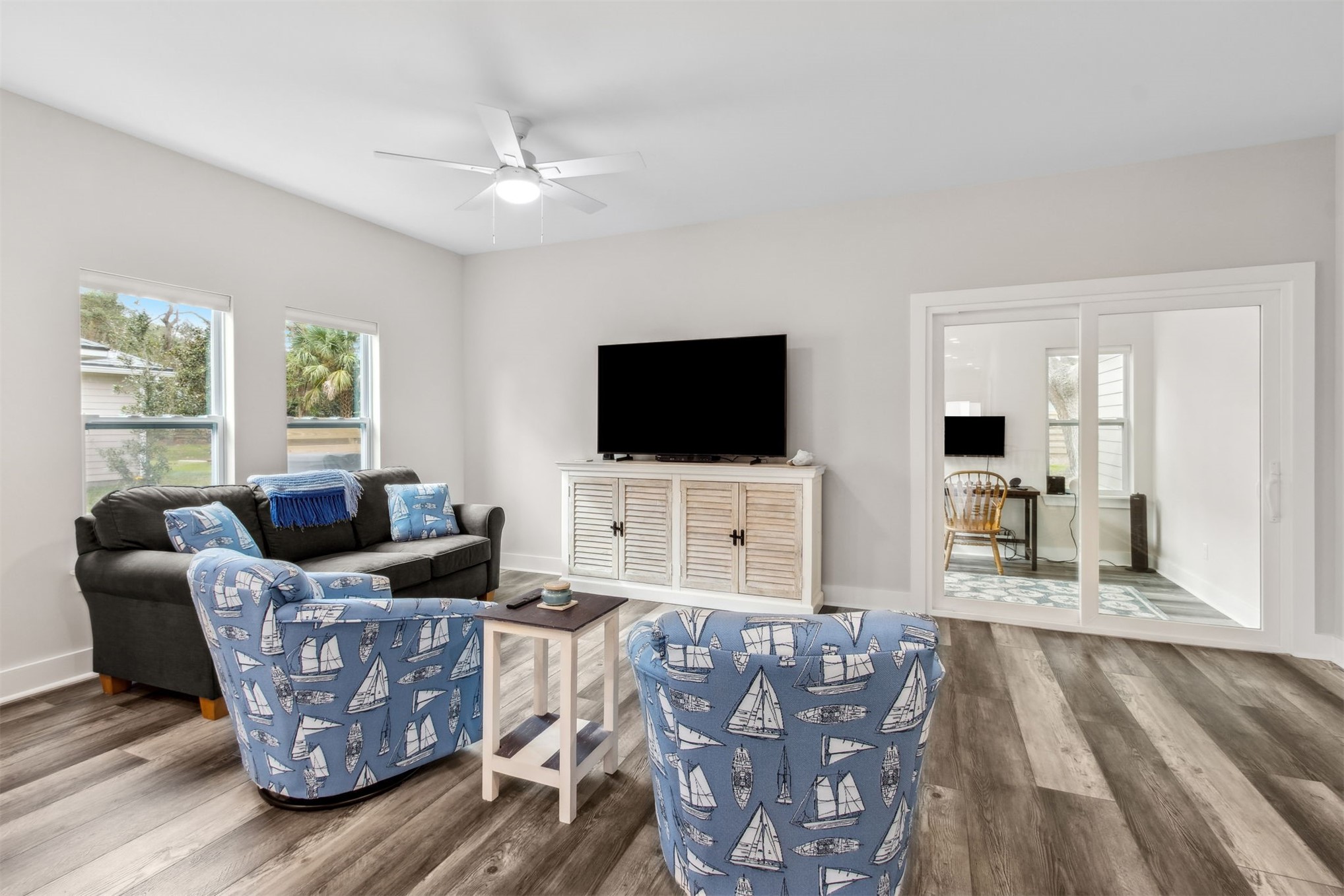 2017 Ryan Road Fernandina Beach, FL 32034 - Photo 5 of 39 a living room with furniture and a flat screen tv